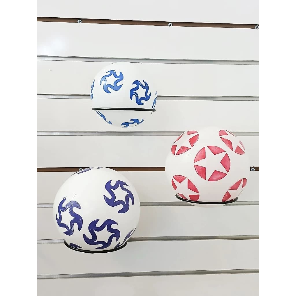 Trưng Bày Cửa Hàng Thể Thao Với Móc treo bóng cài kệ rãnh âm chất liệu sắt cao cấp chống gỉ màu đen | Sports store display