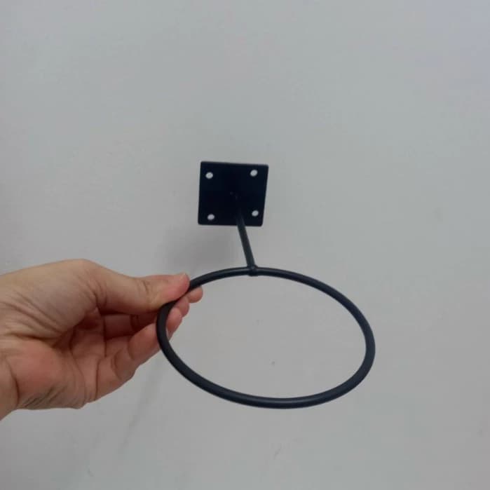 Trưng Bày Cửa Hàng Thể Thao Với Móc Treo Bóng Thể Thao Bắn Vít Màu Đen Dài 25cm | Sports store display