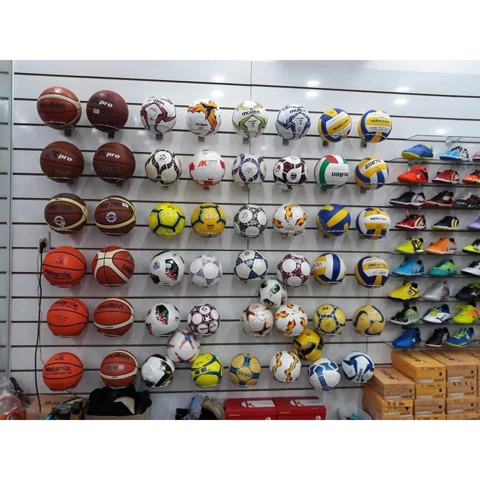 Trưng Bày Cửa Hàng Thể Thao Với Móc treo bóng thể thao chất liệu sắt cao cấp chống gỉ sét | Sports store display