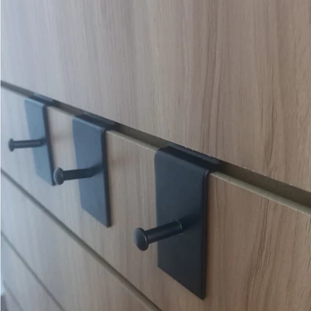 Trưng Bày Cửa Hàng Thể Thao Với Móc Treo Đồng Hồ Khung Tranh 2cm Cài Rãnh Sắt Sơn Tĩnh Điện, Chống Gỉ Sét, Màu Đen, Dễ Lau Chùi | Sports store display