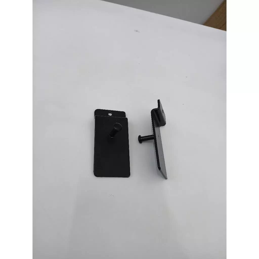 Trưng Bày Cửa Hàng Thể Thao Với Móc Treo Đồng Hồ Khung Tranh 2cm Cài Rãnh Sắt Sơn Tĩnh Điện, Chống Gỉ Sét, Màu Đen, Dễ Lau Chùi | Sports store display