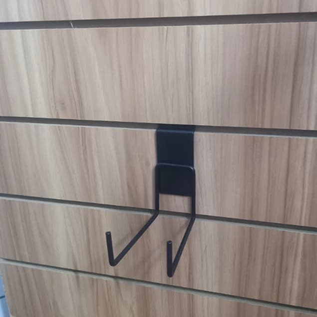 Trưng Bày Cửa Hàng Thể Thao Với Móc Treo Vợt Bóng Bàn Gắn Kệ Rãnh Slatwall | Sports store display