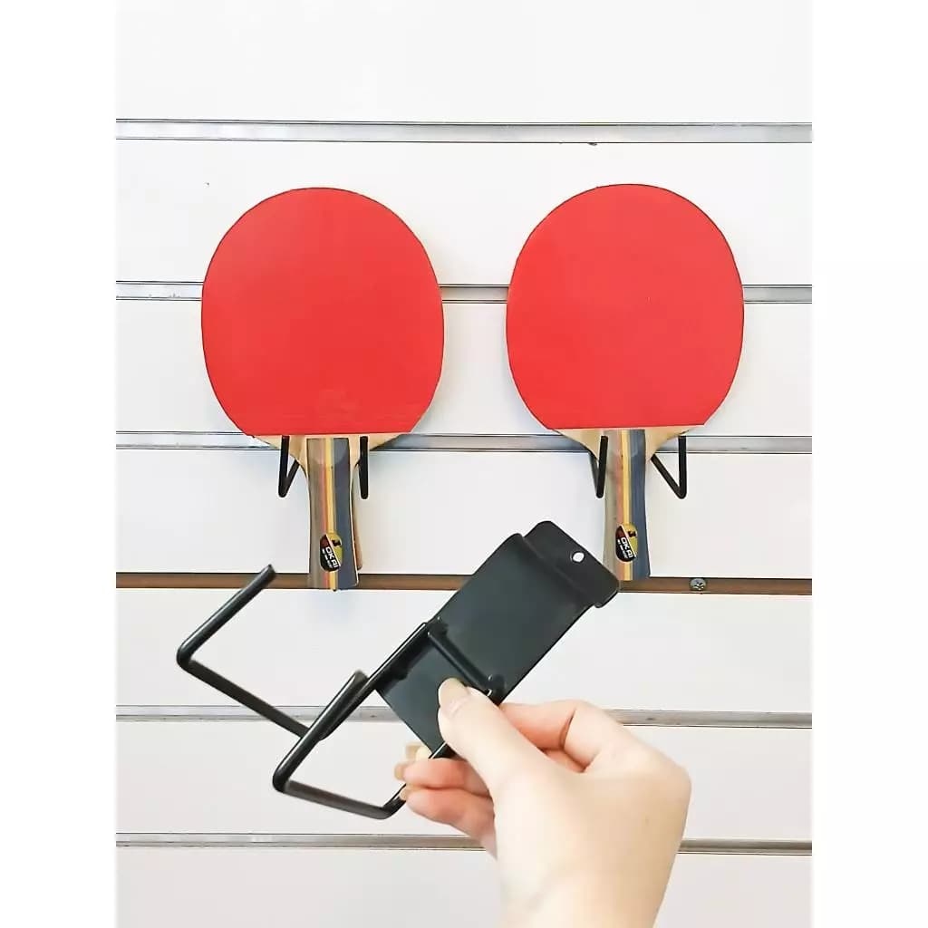 Trưng Bày Cửa Hàng Thể Thao Với MÓC TREO VỢT BÓNG BÀN VỢT PICKLEBALL MÓC CÀI KỆ RÃNH SLATWALL | Sports store display