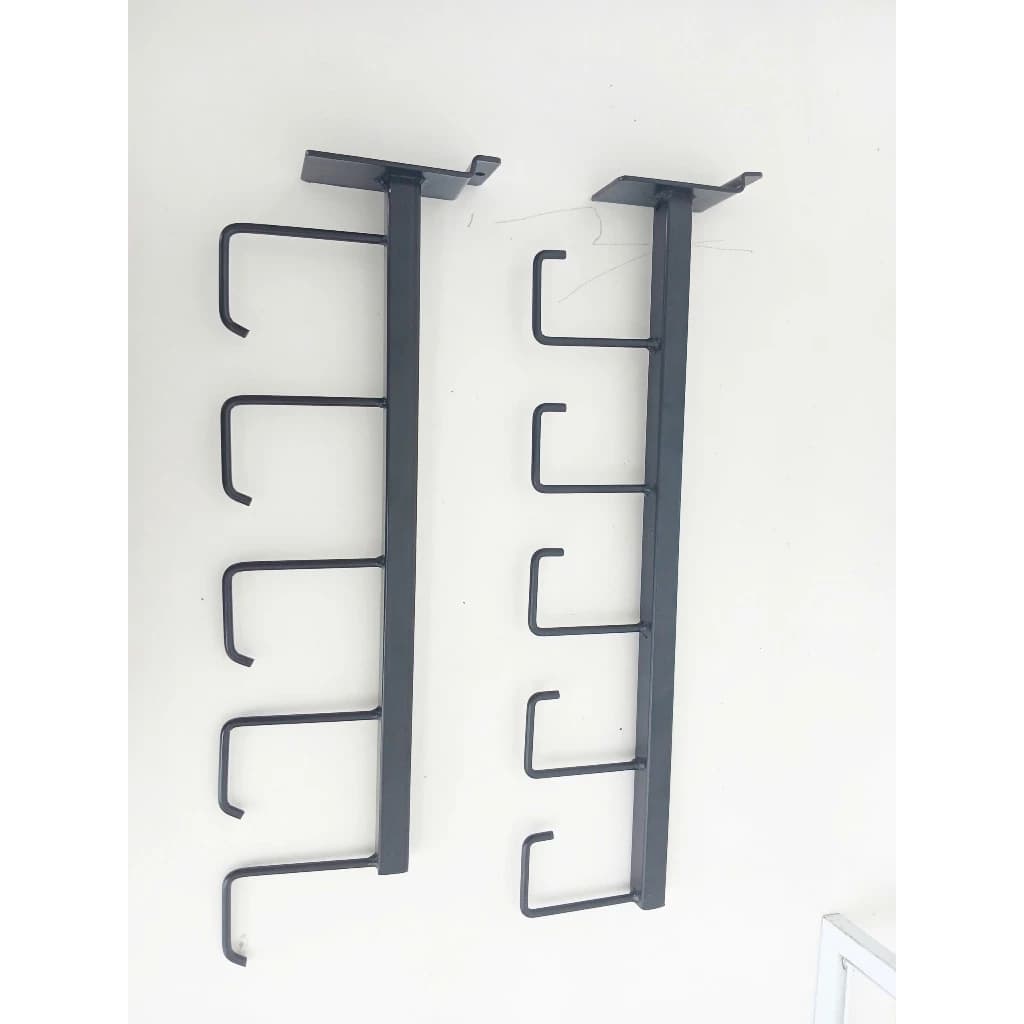 Trưng Bày Cửa Hàng Thể Thao Với Móc treo vợt cầu lông cài rãnh tấm nhựa hoặc tấm gỗ slatwall dài 40cm | Sports store display