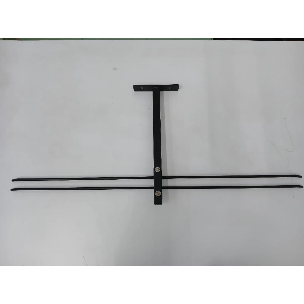 Trưng Bày Cửa Hàng Thể Thao Với Móc treo vợt cầu lông tháo lắp loại bắn vít chất liệu sắt sơn tĩnh điện | Sports store display