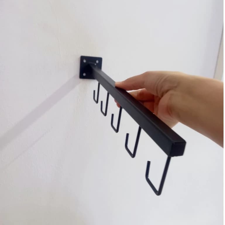 Trưng Bày Cửa Hàng Thể Thao Với Móc treo vợt cầu lông treo vợt pickleball 35cm móc khoan vít trực tiếp | Sports store display