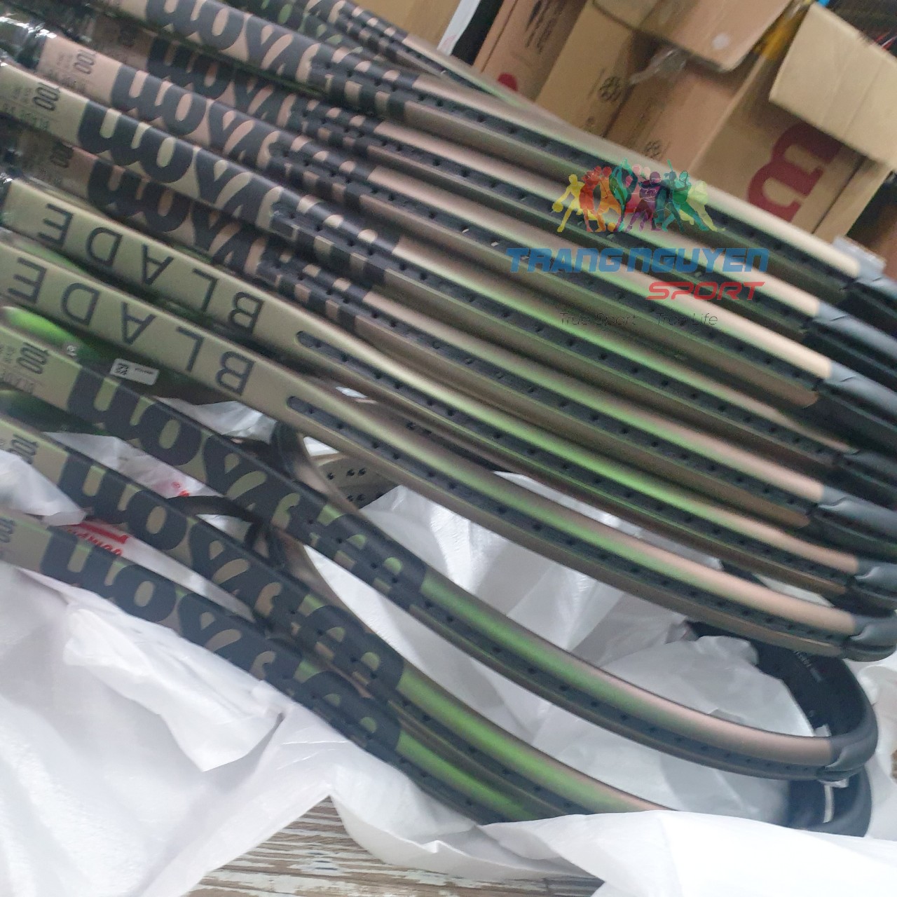 Vợt Tennis Wilson Blade 100L V8 Năm 2023 (285gr) | WR078911U