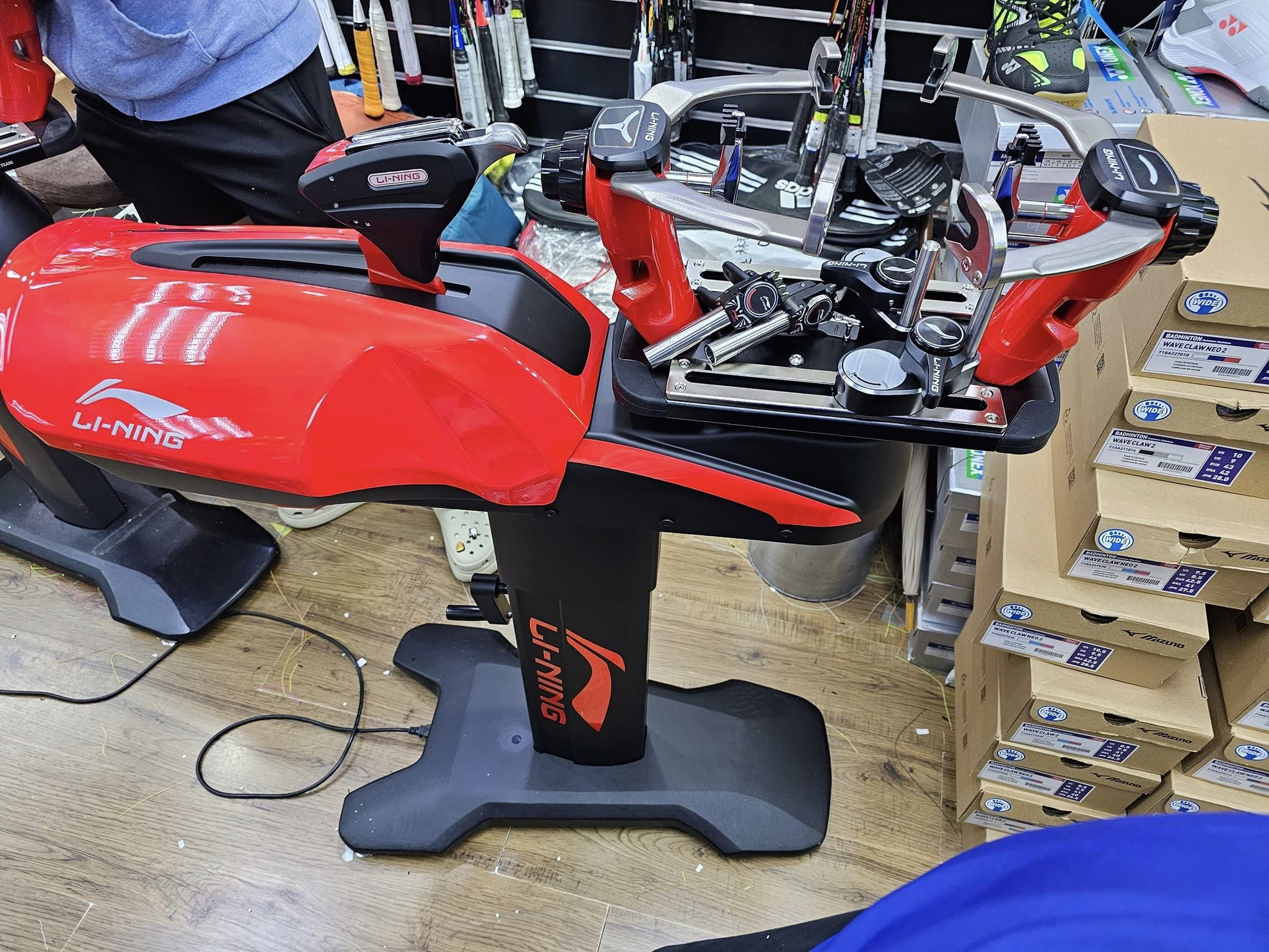 Máy Đan Vợt Điện Tử Li-Ning E5000 NEW 2024 | Chuyên Cầu Lông