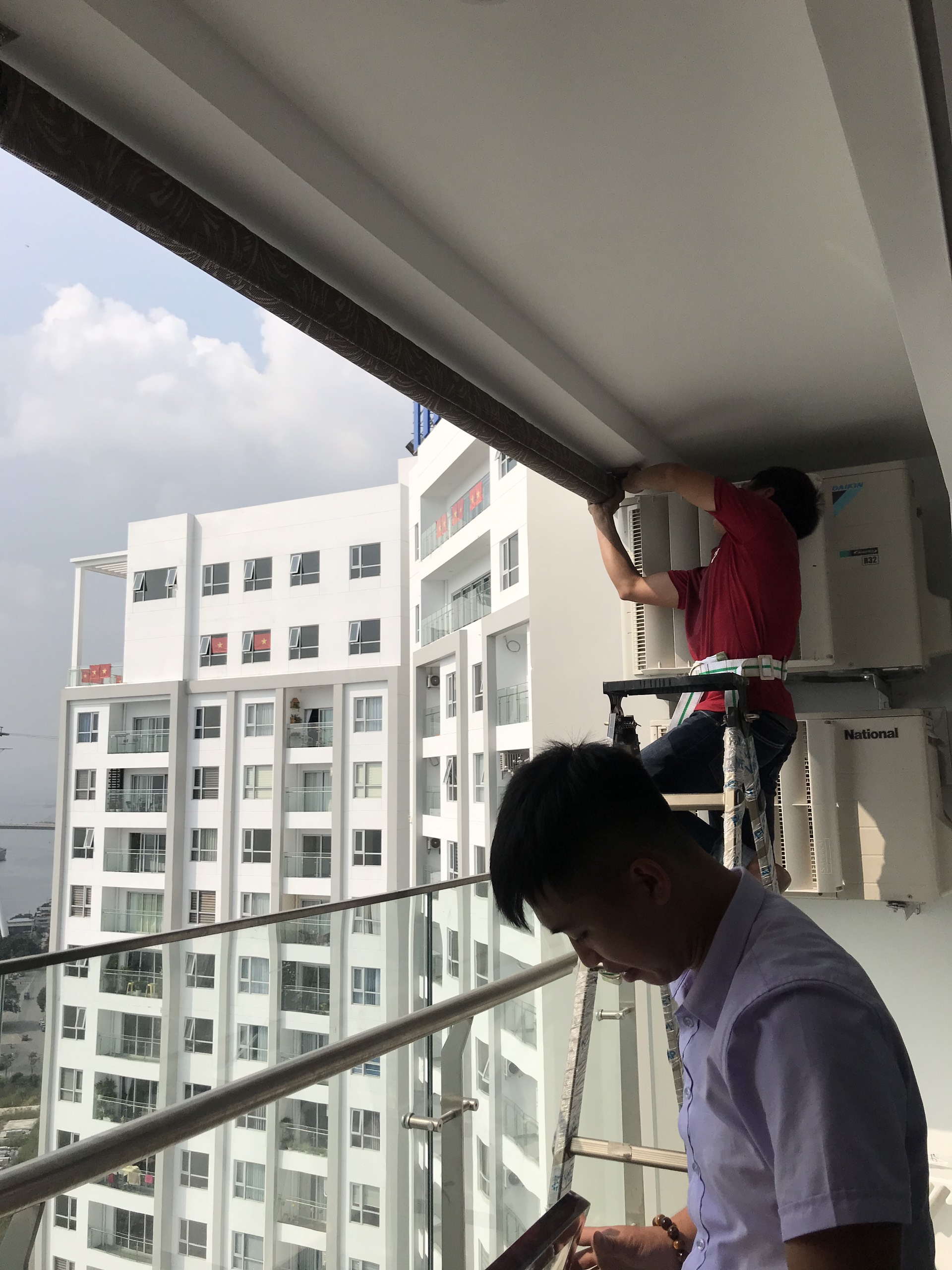 Bạt cuốn tự động