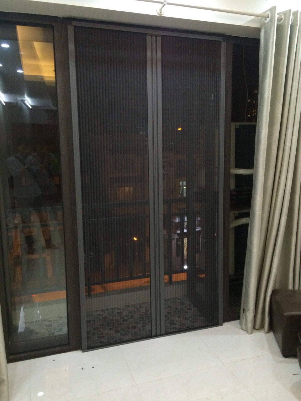 cửa lưới dạng xếp