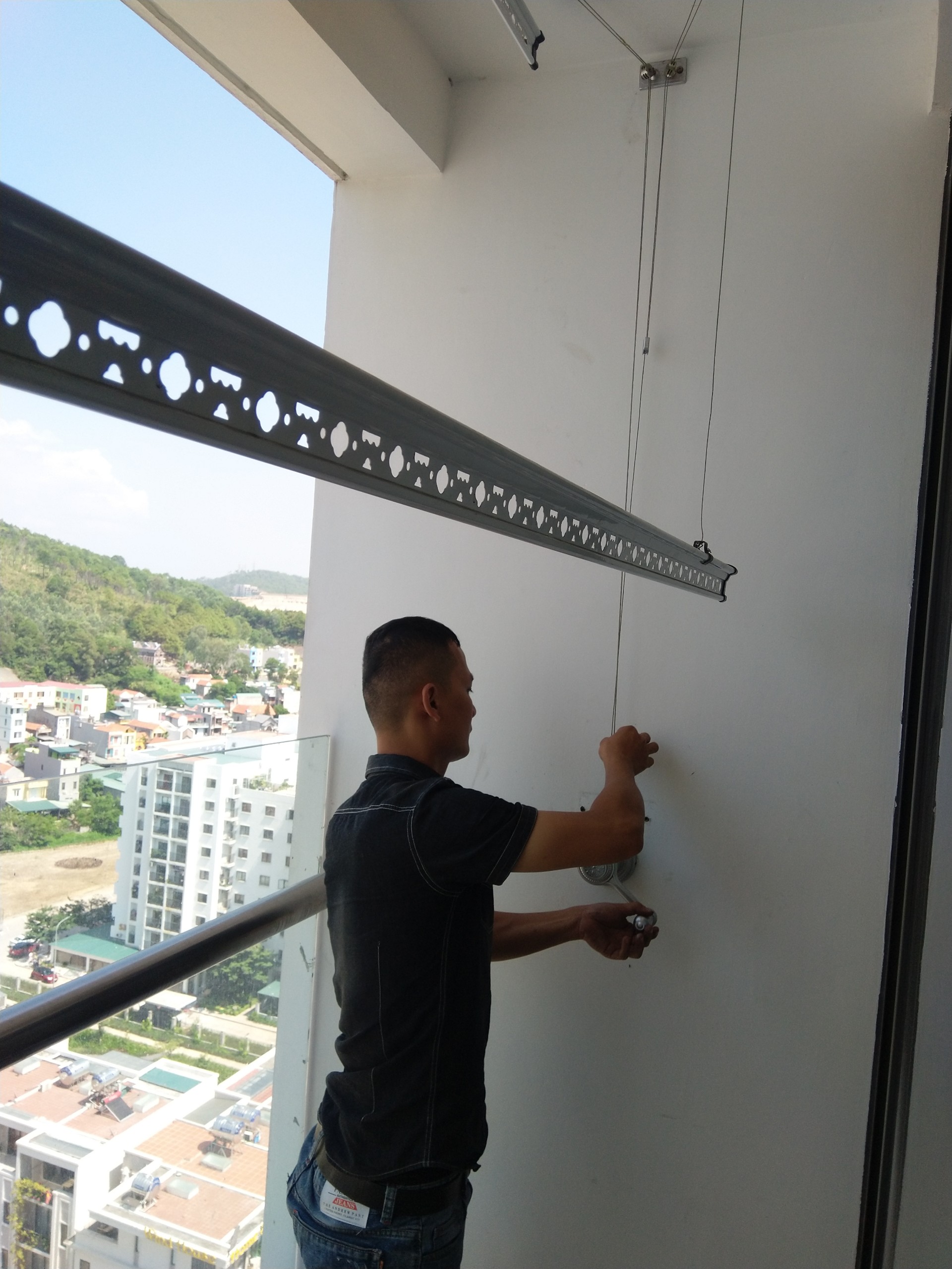 Giàn phơi thông minh tại Hạ Long