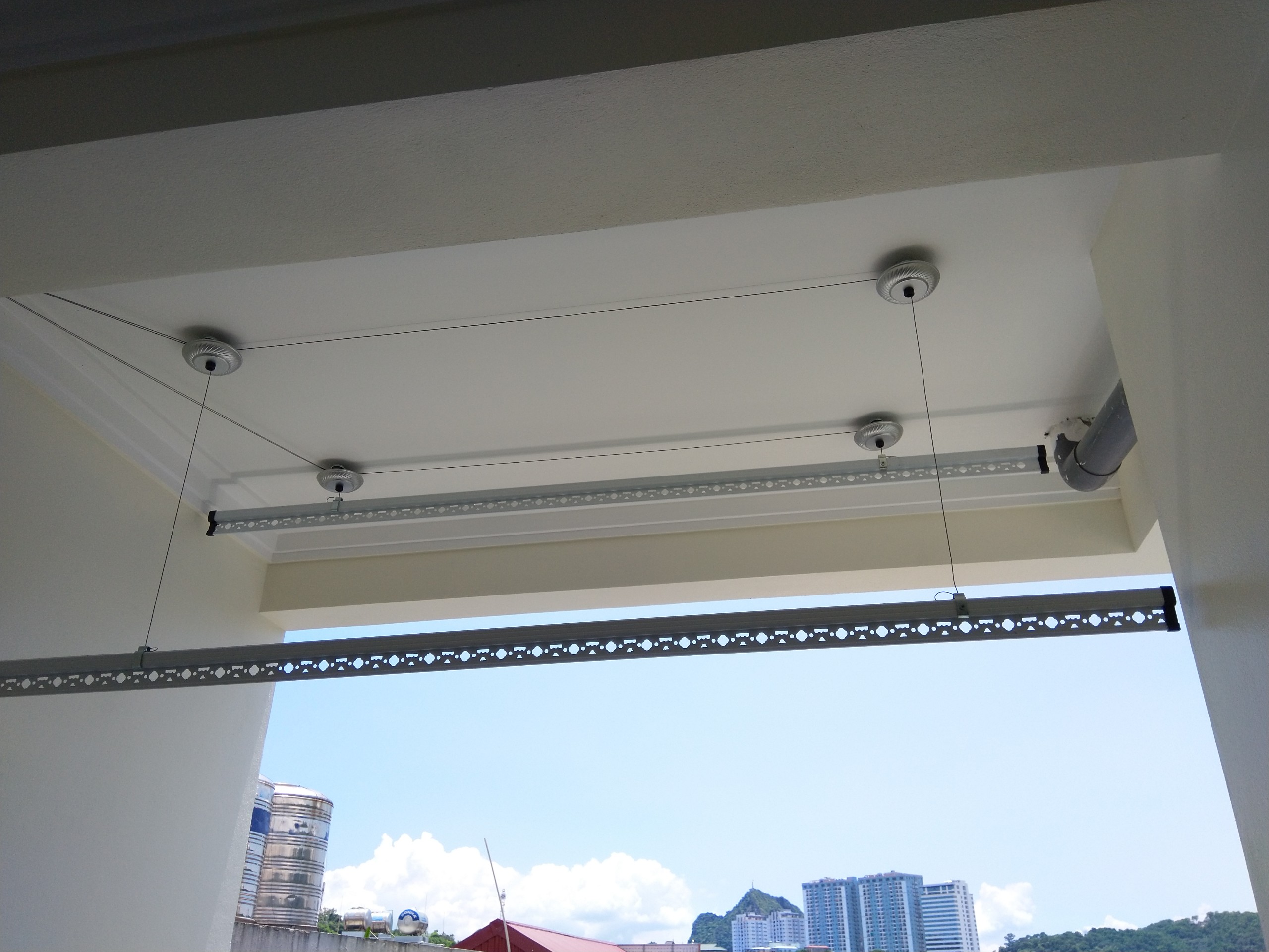 gian phoi quan ao thong minh