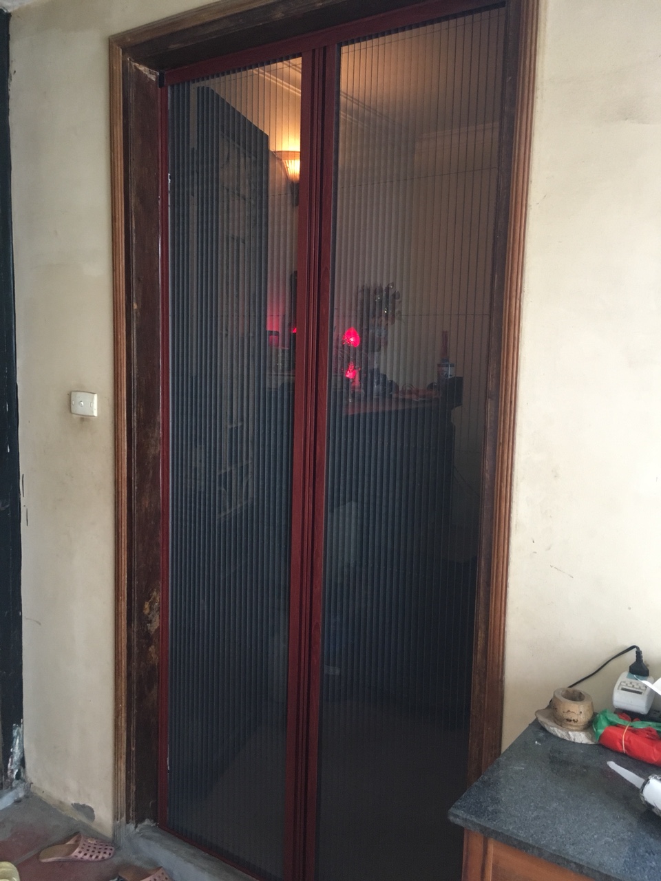 Cửa Lưới Chống Muỗi Dạng Xếp Màu Vân Gỗ