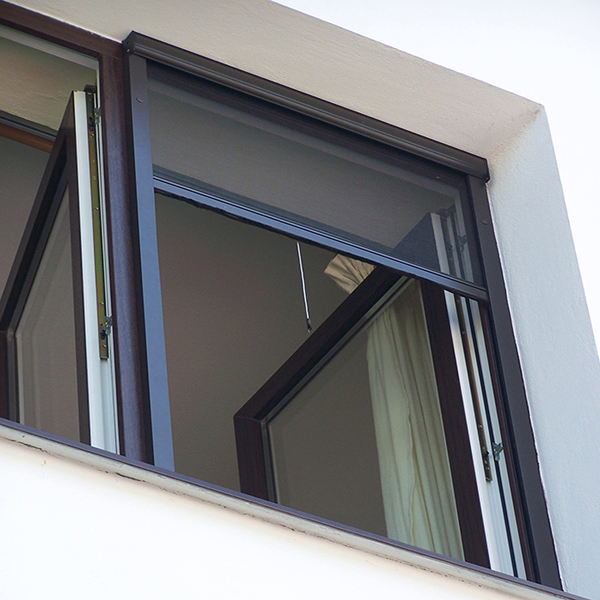 Cửa Lưới Chống Muỗi Dạng Cuốn Màu Xám