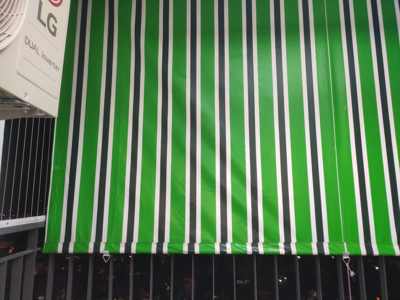 Bạt cuốn tự động có điều khiển