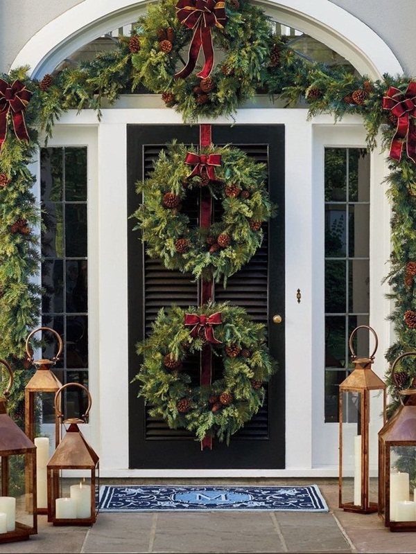 Trang trí cửa & mặt tiền nhà thêm sinh động với vòng hoa Giáng Sinh