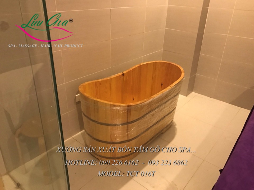 Bồn tắm gỗ thông ovan