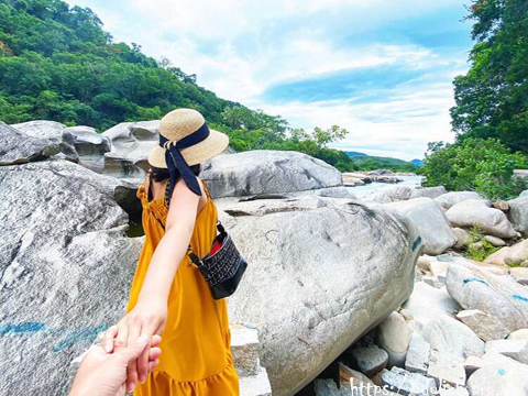 Review Kinh Nghiệm, Giá Vé Đi Khu Du Lịch Hầm Hô 2025