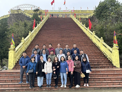 Review Kinh Nghiệm, Giá Vé Cáp Treo CHÙA NGỌA VÂN 2025