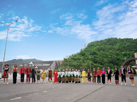 Review Kinh Nghiệm Du Lịch Thủy Điện Hòa Bình 2025