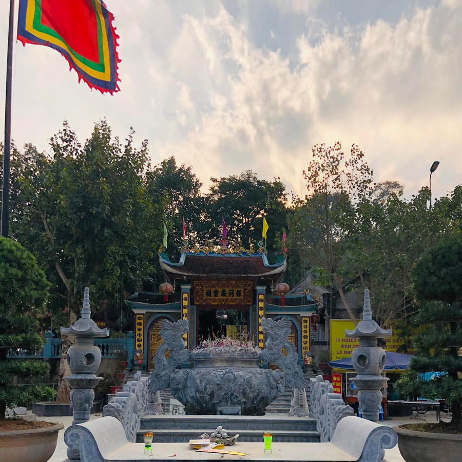 Mộ Ông Hoàng Bảy Ở Đâu - Vị Trí, Lịch Sử và Các Mẫu Văn Khấn