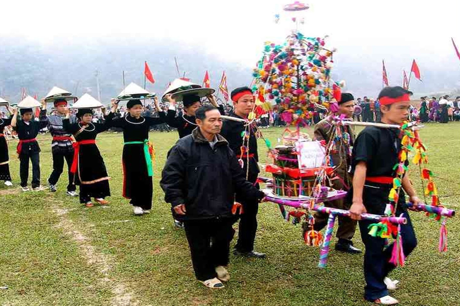 le-hoi-long-tong-cua-nguoi-tay