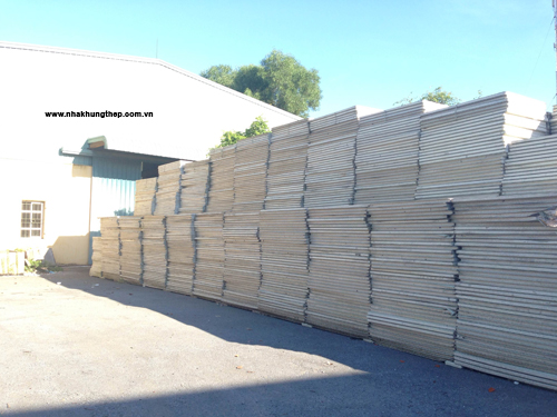 panel-ton-xop-chong-chay-gia-sieu-re