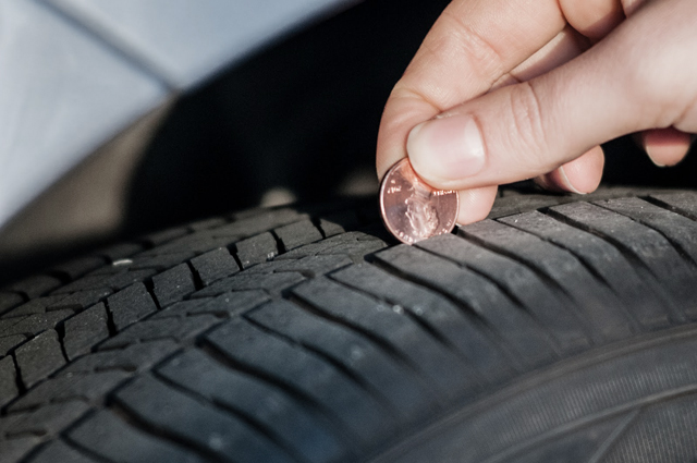 Kiểm Tra Độ Mòn Lốp Ô Tô: Tầm Quan Trọng Và Dấu Hiệu Nhận Biết | G7Auto.Vn