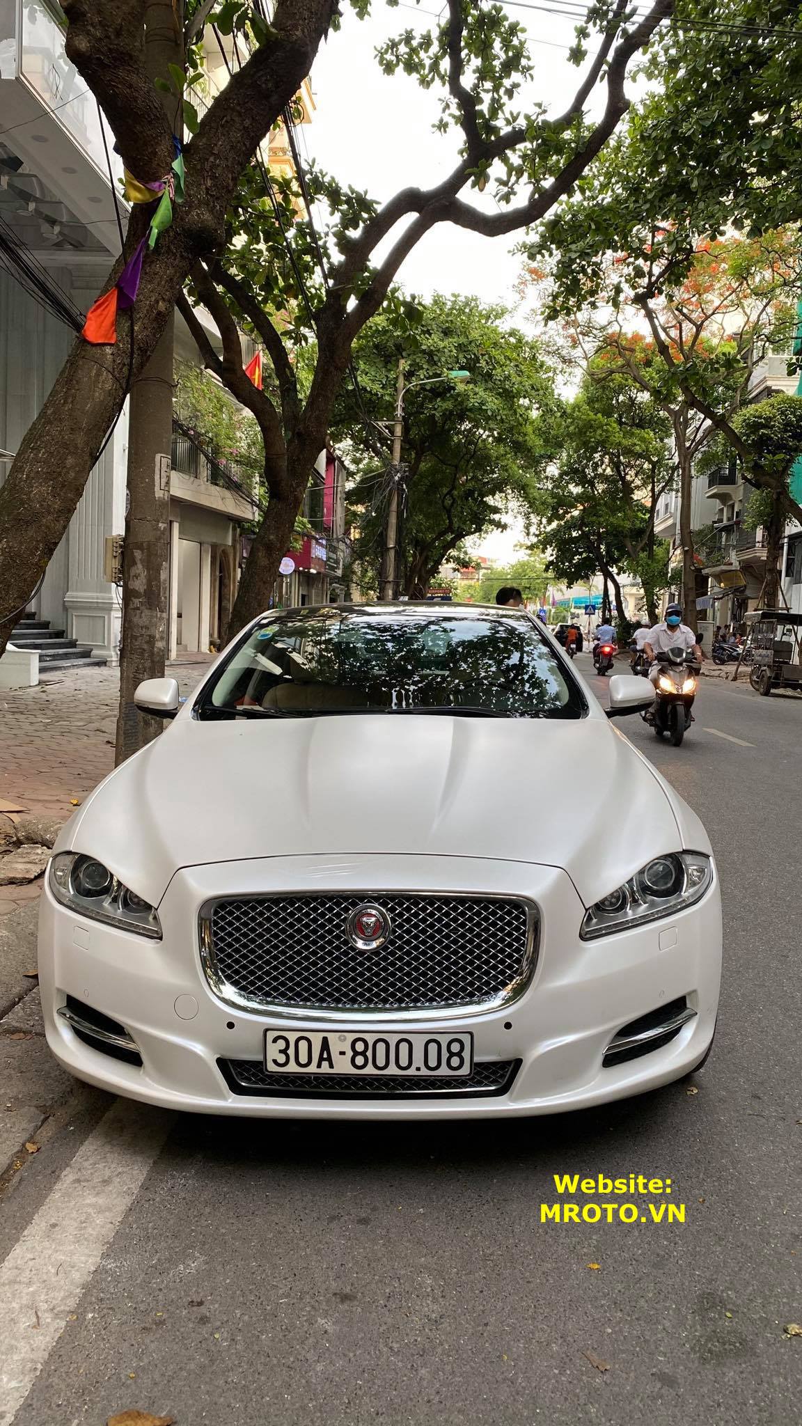 Chi tiết xe Jaguar XJL 2018 đang bán tại Việt Nam