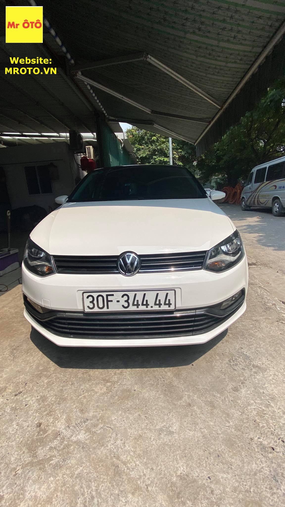 VW POLO SEDAN