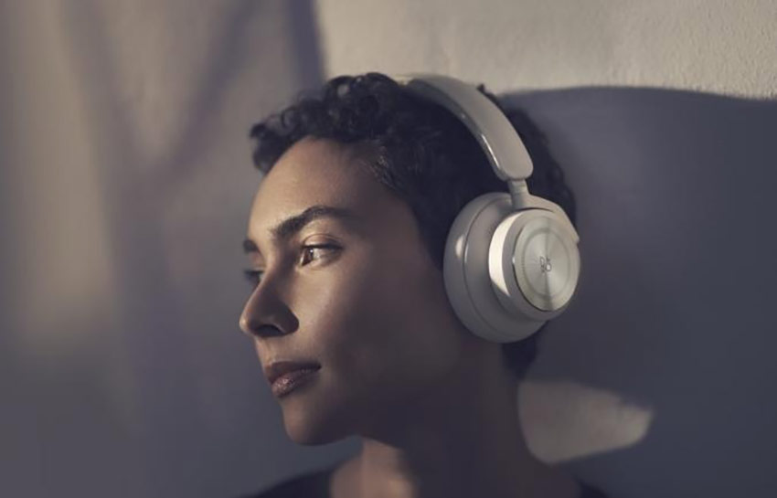 B&O Beoplay HX có thời lượng pin lên tới 35 giờ