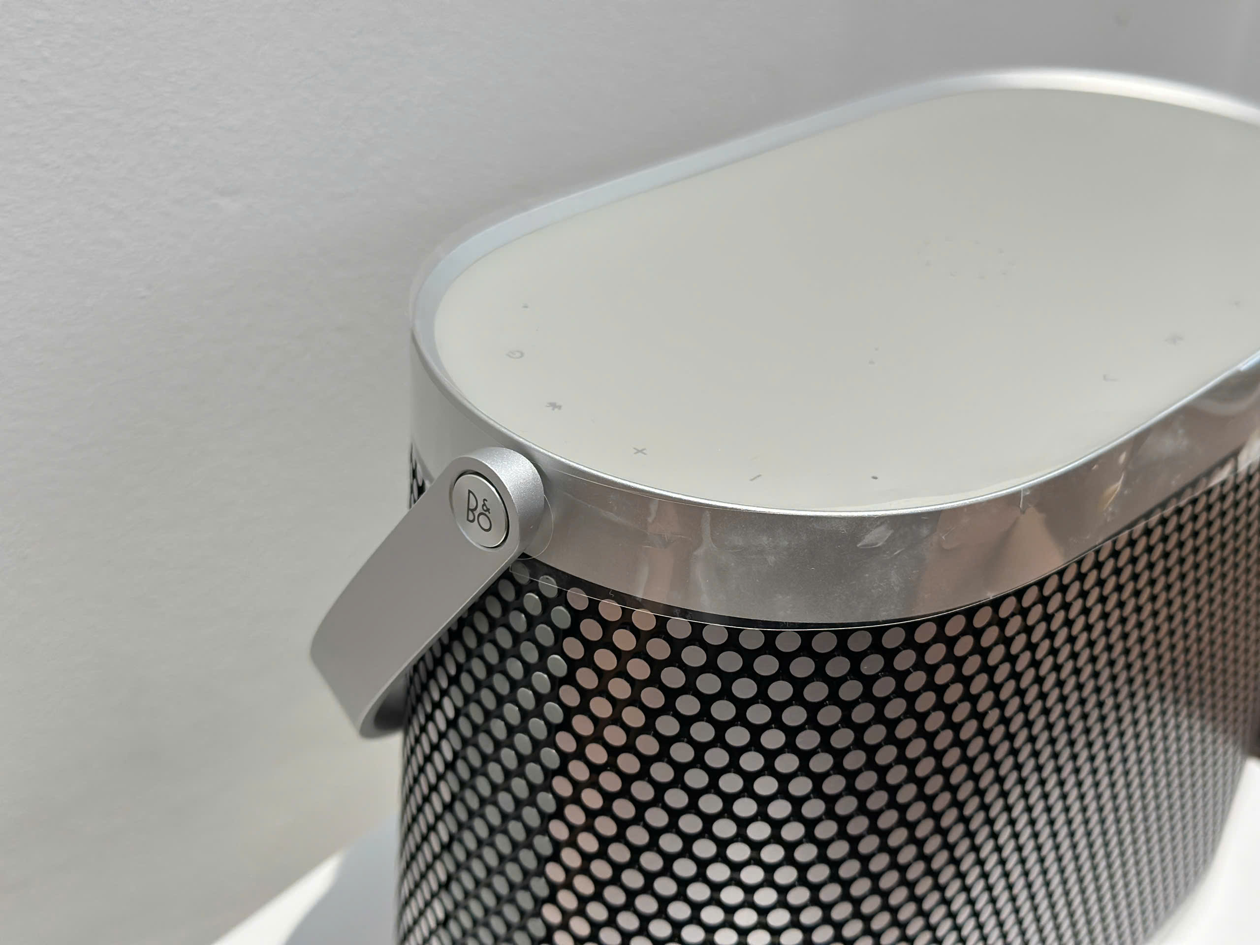 Loa Bang & Olufsen Beosound A5