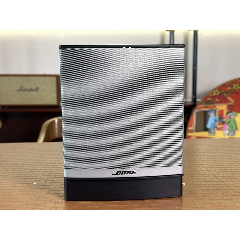 Loa Acoustimass subwoofer của Bose Companion 50 mặt trước