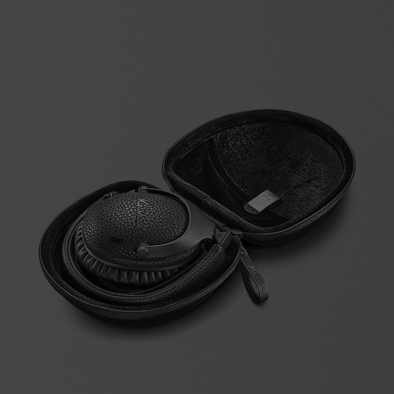 Marshall Monitor III A.N.C. Pitch Black trong hộp đựng cứng đi kèm