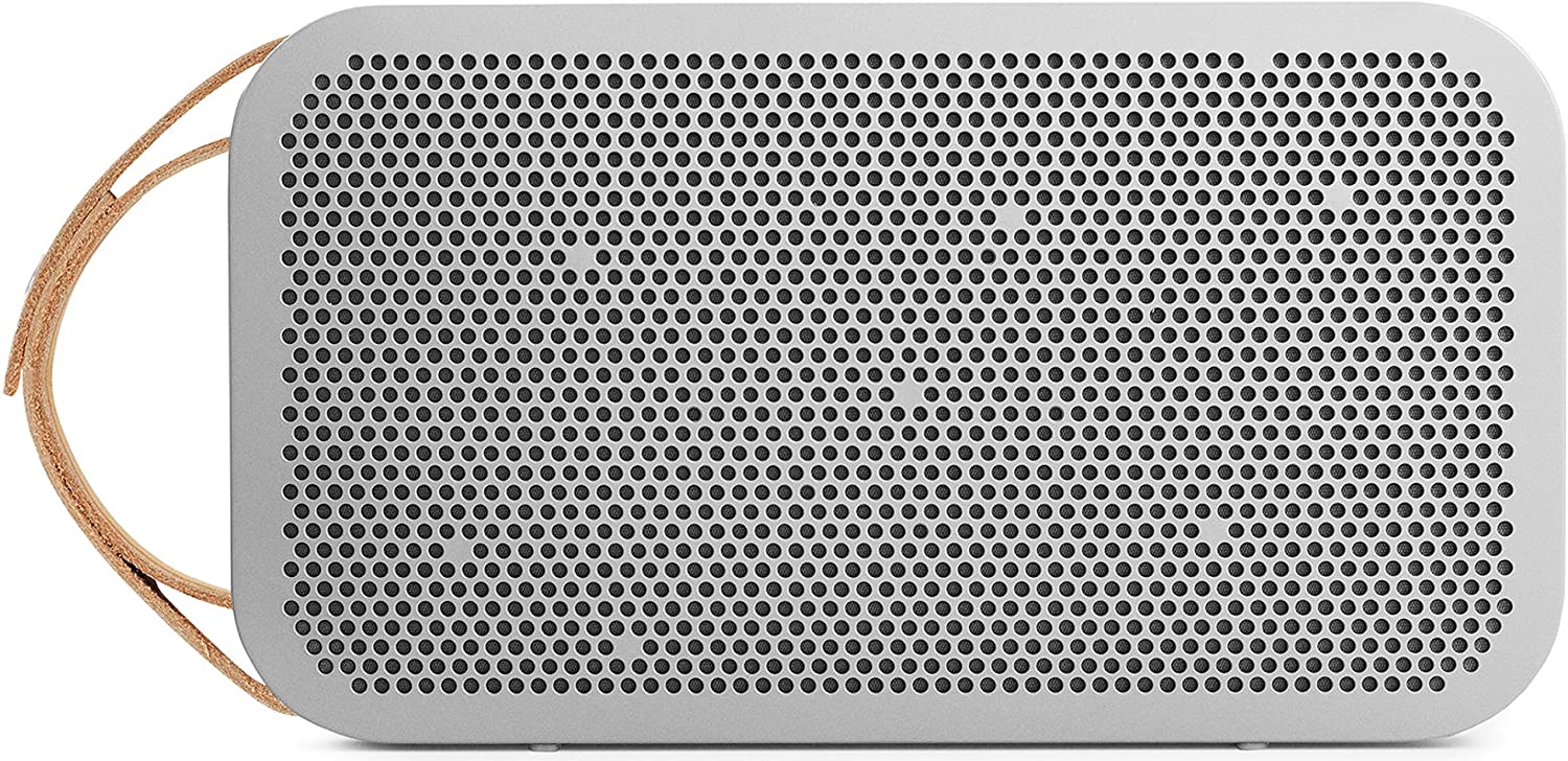 Loa Bang & Olufsen Beoplay A2 đặt nằm ngang với thiết kế lưới loa hai mặt