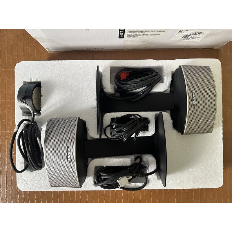 Mặt sau Bose Companion 50 với cổng Control Pod, Satellite L/R, AC Input