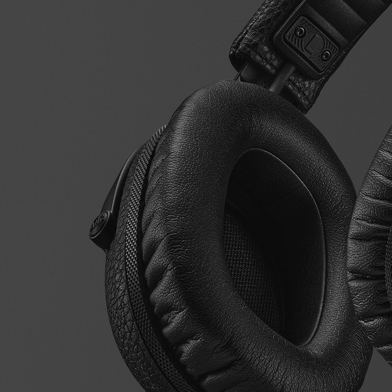 Earpad nệm vegan leather Marshall Monitor III A.N.C. Pitch Black cận cảnh