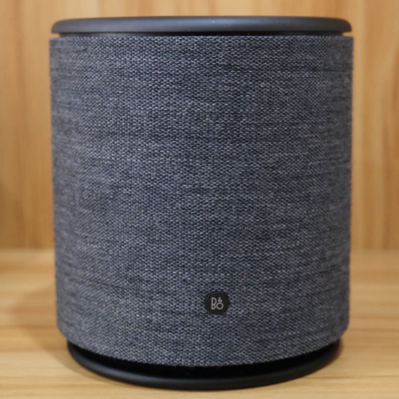 Loa B&O Beoplay M5 màu Black nhìn trực diện | Đại Nam Sky Music