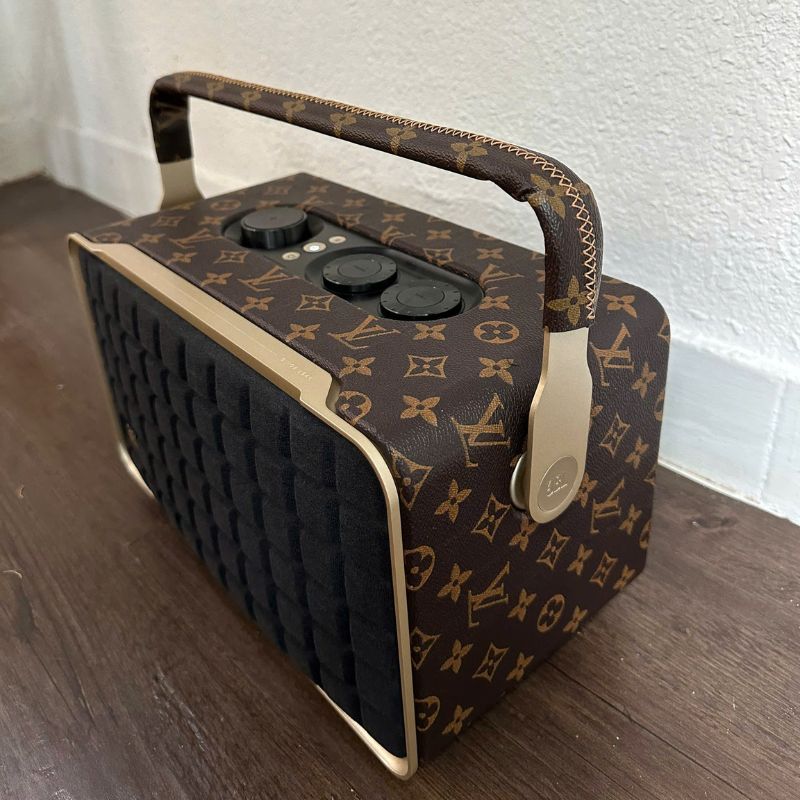 Loa JBL Authentic 300 bọc da LV monogram hoàn thiện tại Đại Nam Sky Music