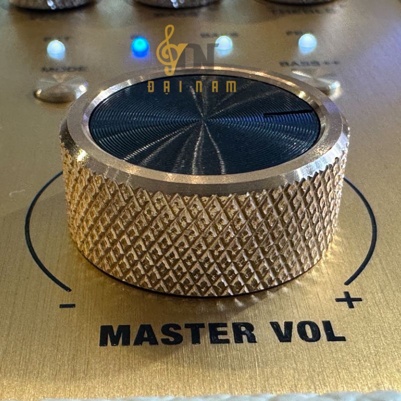 Núm Master Vol mạ vàng D'Auris 300 với dãy đèn báo Bass BL FBC