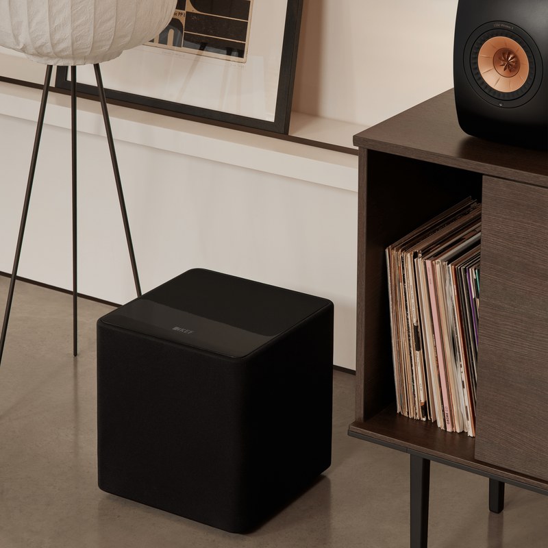 KEF Kube 10 Mie trong setup phòng nghe 20–25m² ghép loa bookshelf — bố cục tham khảo cho combo Coda W tại Đại Nam