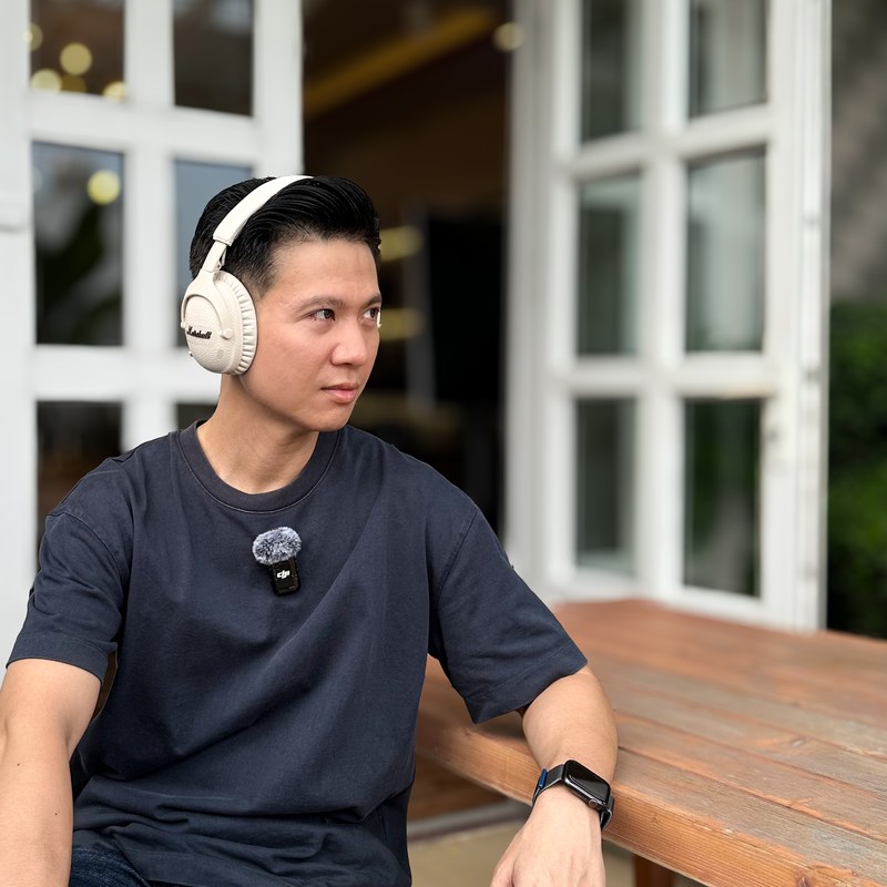 Marshall Monitor III ANC Cream đeo ngoài trời ánh sáng tự nhiên