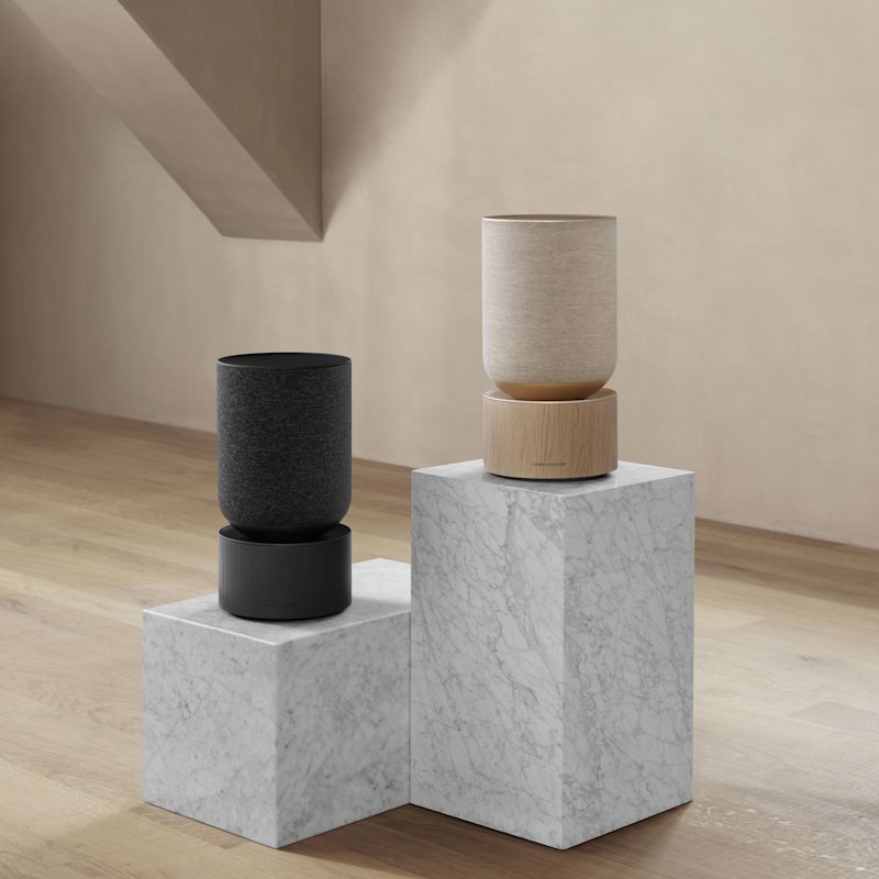 Beosound Balance Black Oak và Natural Oak trên bệ đá — Bang & Olufsen Đại Nam