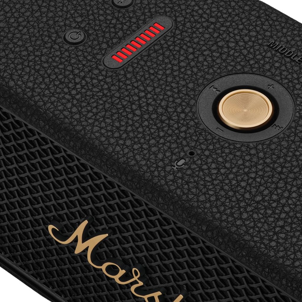 Marshall Middleton II Black Brass close-up logo vàng và panel điều khiển