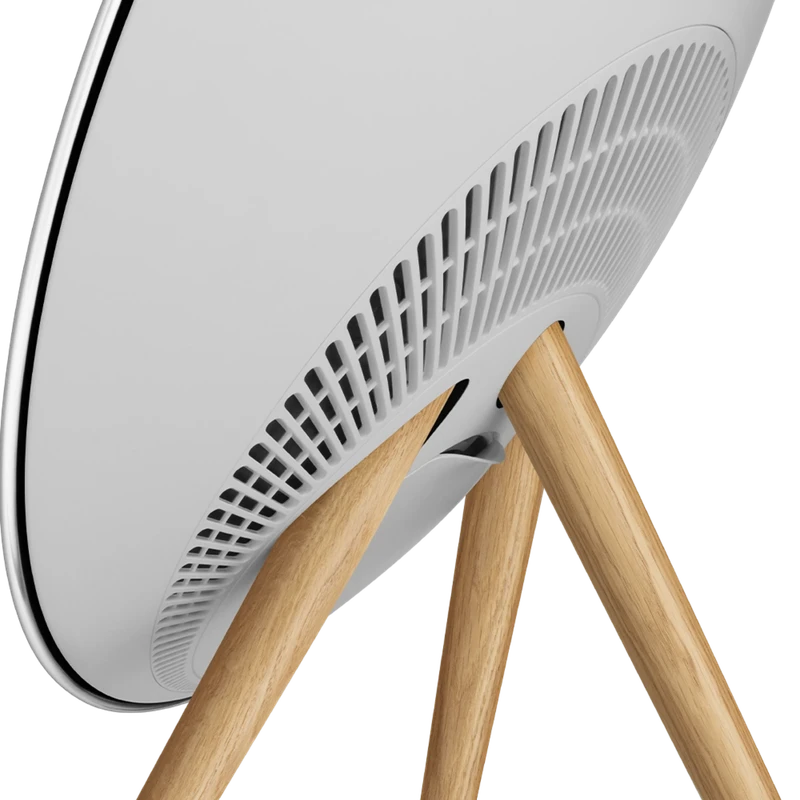 Chi tiết mặt sau Beosound A9 5th Gen - chân gỗ sồi và lưới tản nhiệt