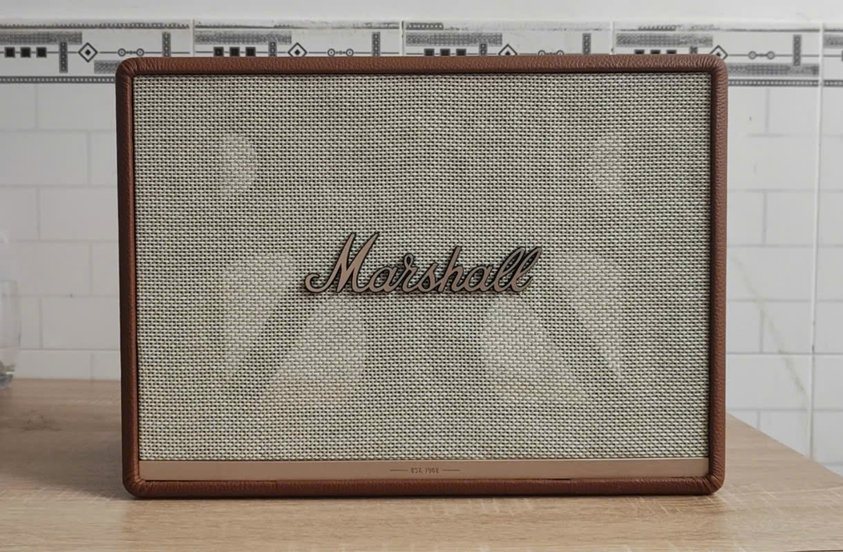 Loa Marshall sau khi bọc da hoàn thiện tại Đại Nam