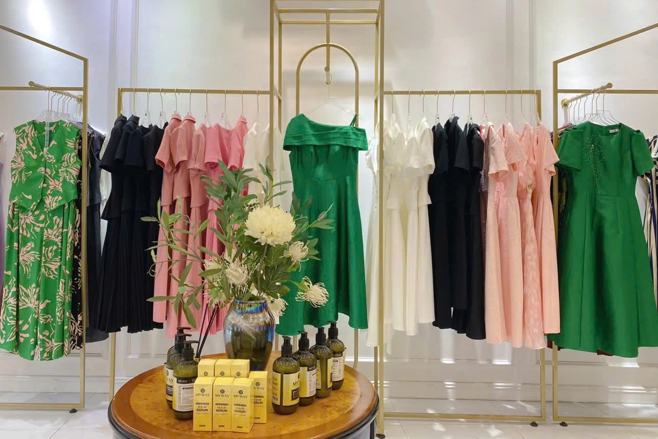 Showroom 30 Nguyễn Văn Huyên
