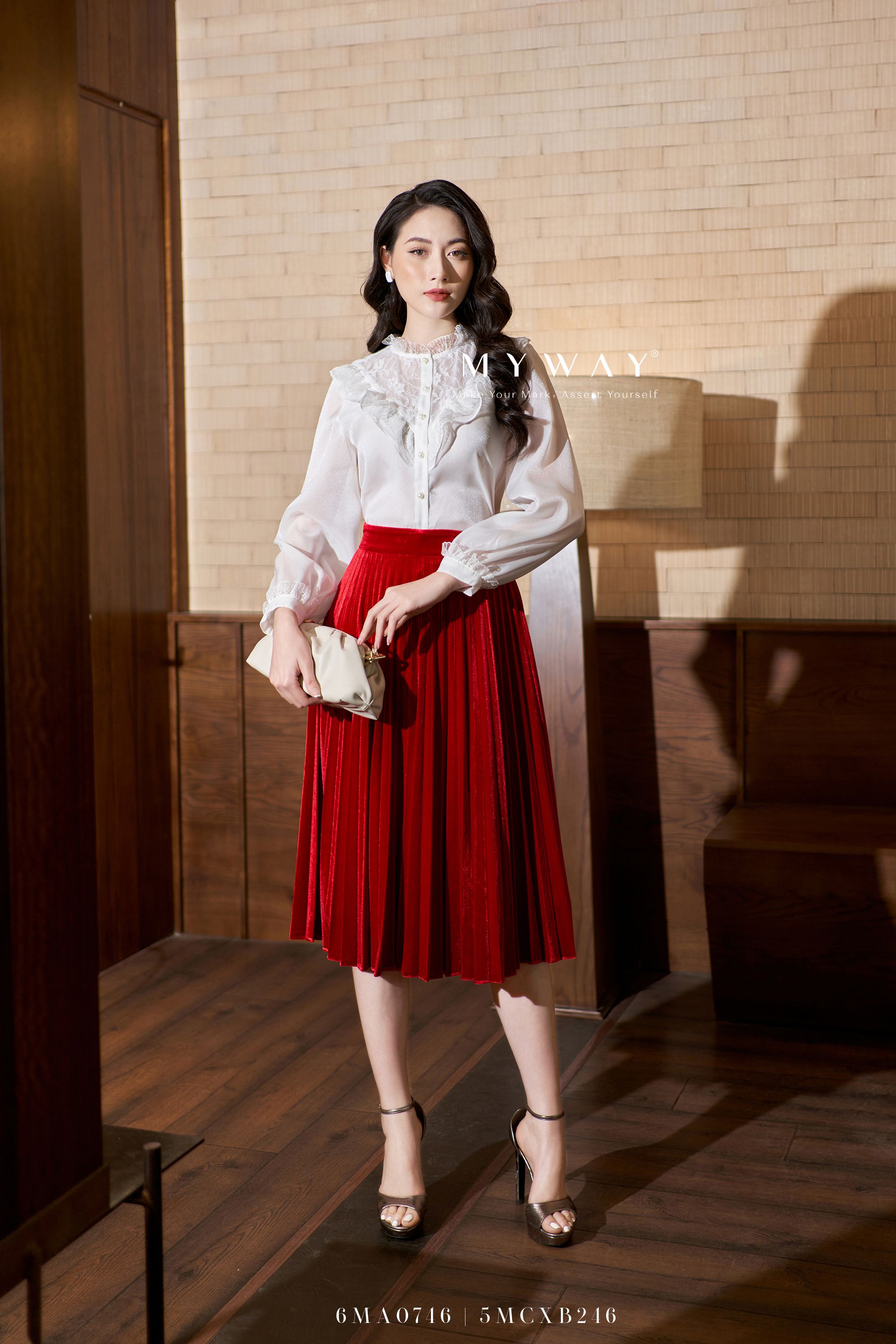 Váy 2d nẹp cúc cherry vàng