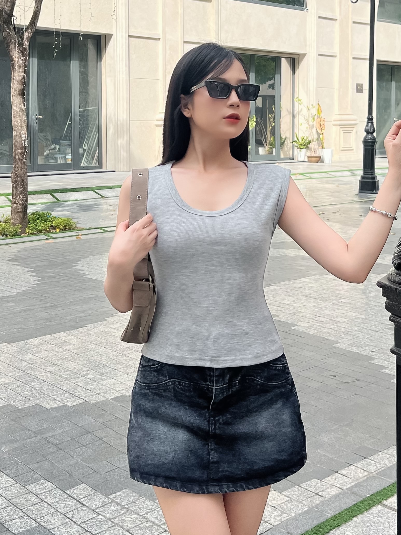 Áo thun sát nách nữ-Cổ Tròn-Xám-SNB09