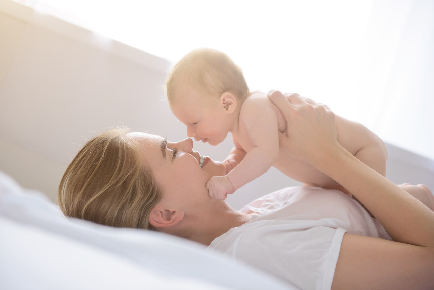 Mẹ nên lưu ý khi chăm sóc da cho bé vào mùa hanh khô để bé có một làn da luôn mịn màng và khỏe mạnh (Nguồn ảnh: Internet)
